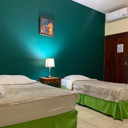 Hostal Fachente León Eksteriør bilde